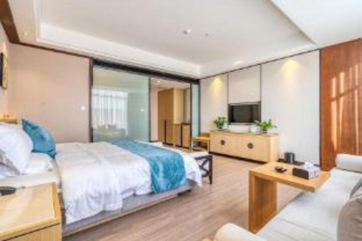 Room 9 of 9