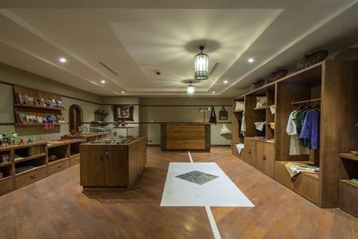Gift Shop 59 of 93