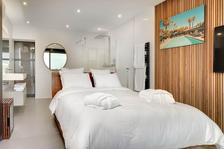 Room 10 of 146