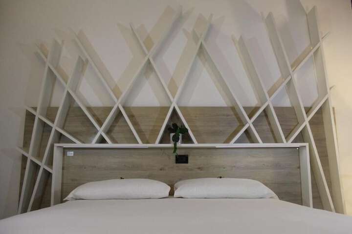Room 5 of 14