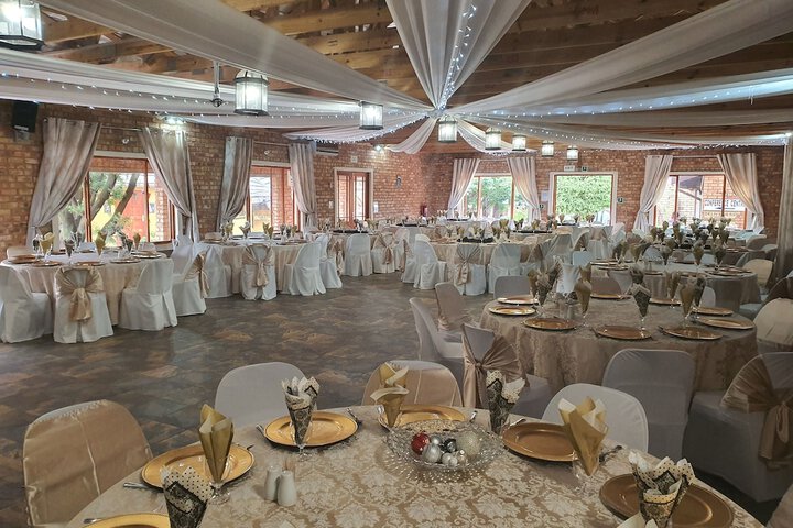 Ballroom/Hall 23 of 36