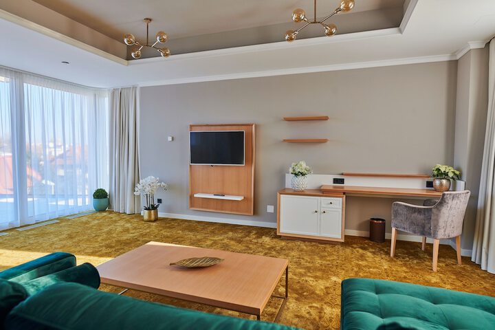 Room 16 of 45