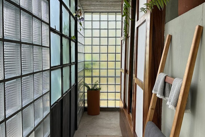 Room 9 of 26