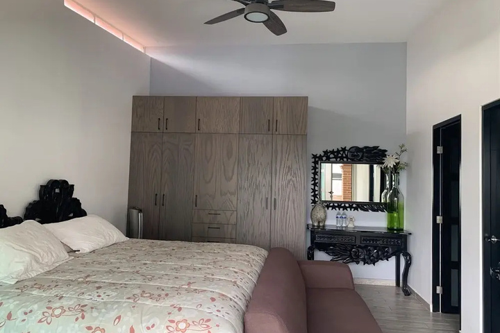 Room 4 of 13