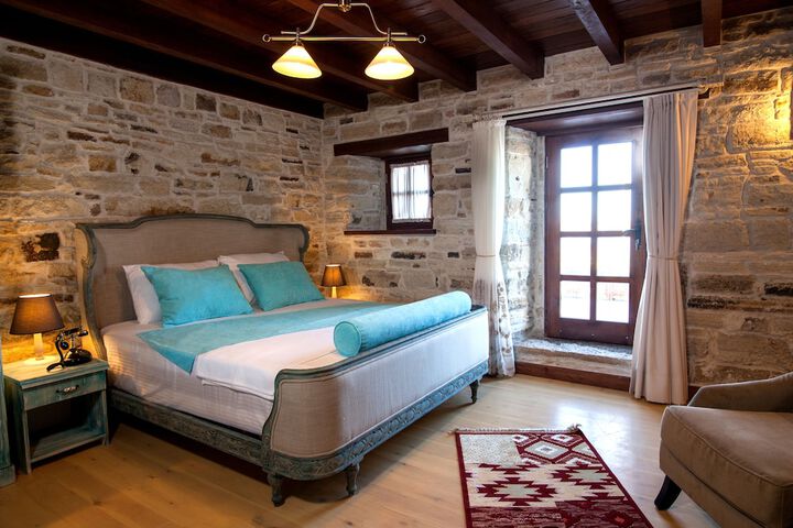 Room 8 of 26