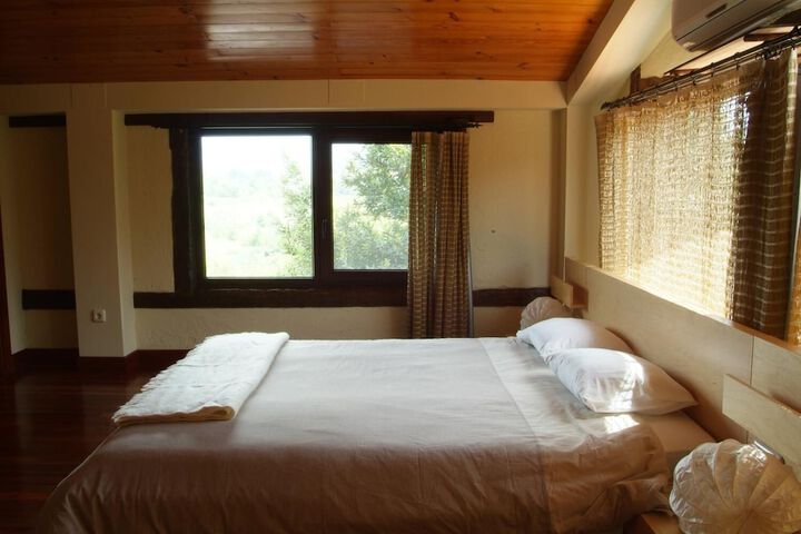 Room 10 of 34
