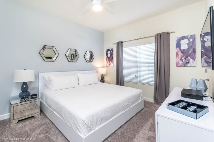 Room 4 of 34