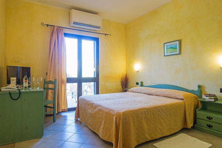 Room 4 of 52
