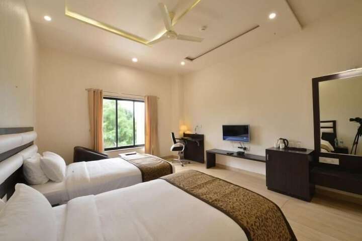 Room 14 of 48