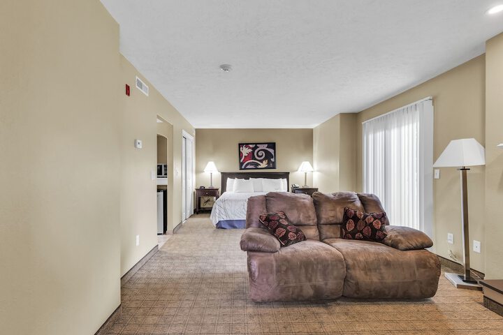 Double Accessible King Size Bed (10 of 24)
