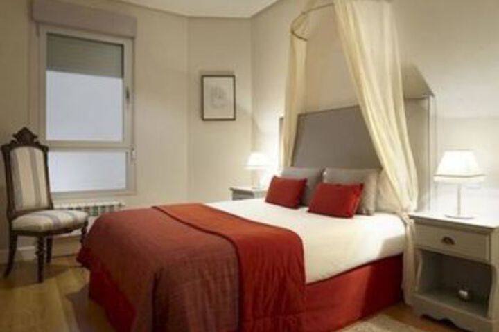 Room 8 of 20