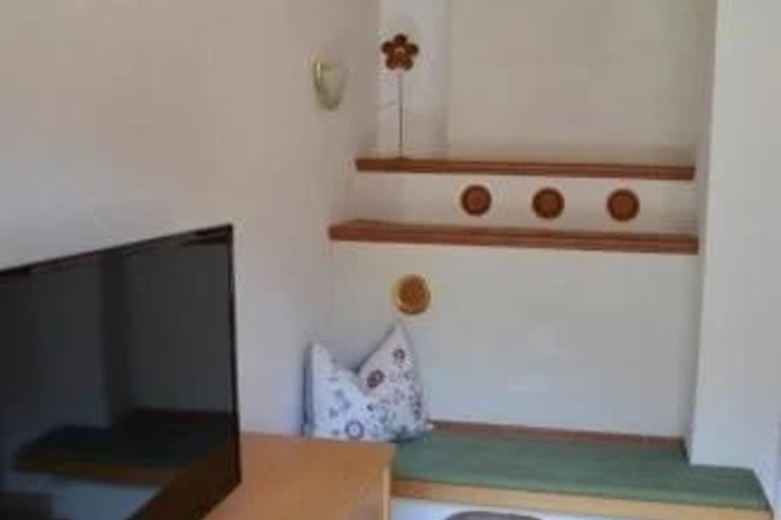 Room 4 of 5