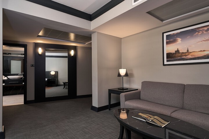 Room 72 of 267