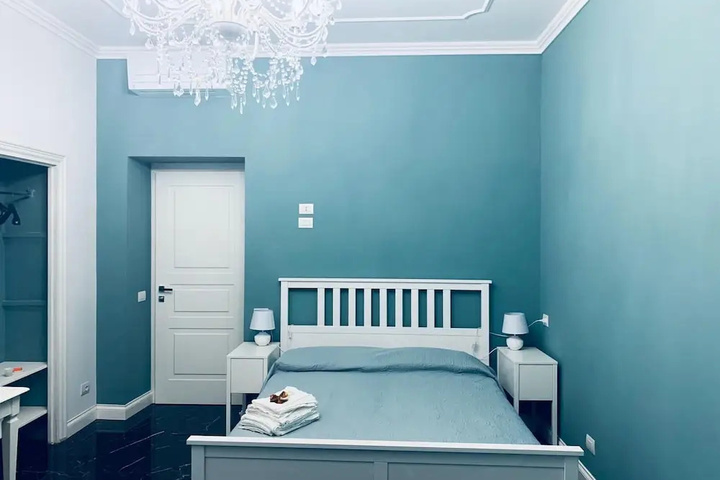 Room 3 of 15
