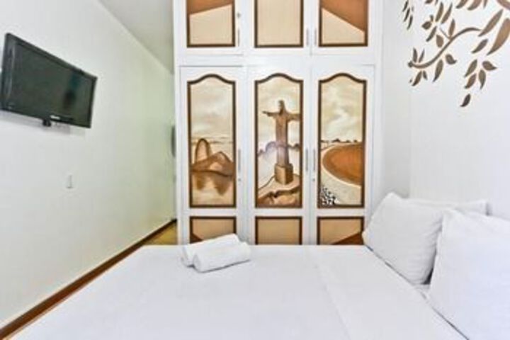 Room 4 of 20