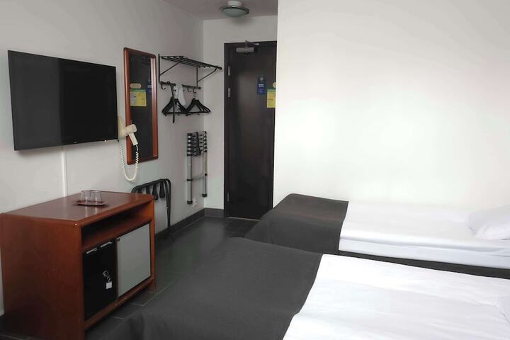 Room 42 of 81