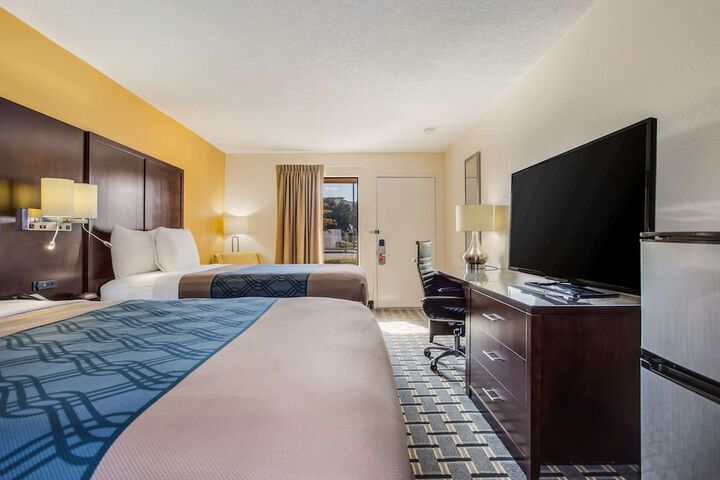 2 Double Beds (4 of 5)