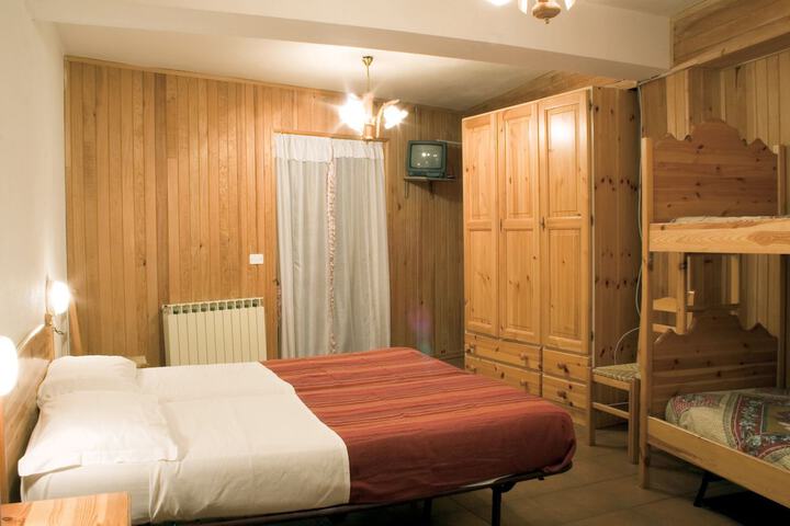 Room 8 of 32