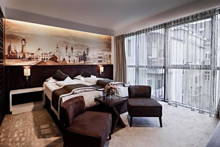 Room 19 of 73