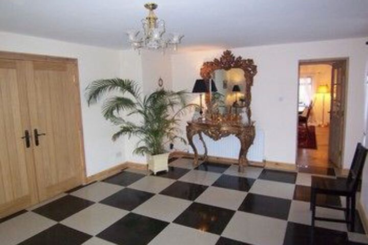 Room 14 of 27