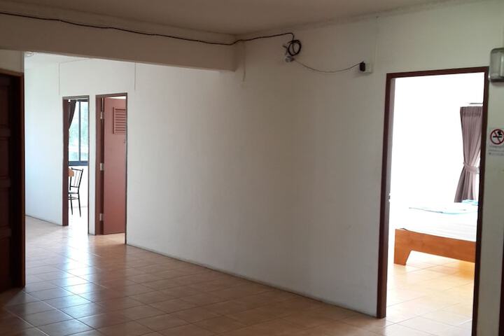 Ballroom/Hall 17 of 22