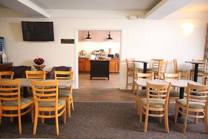 Breakfast/Coffee Service 59 of 73