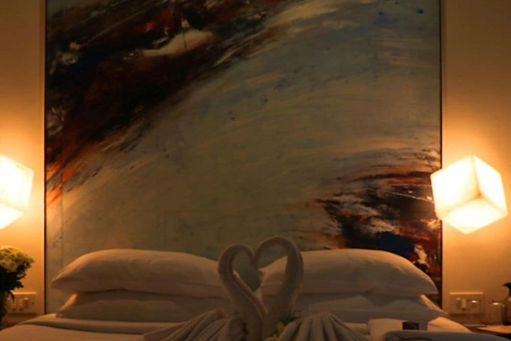 Room 13 of 136