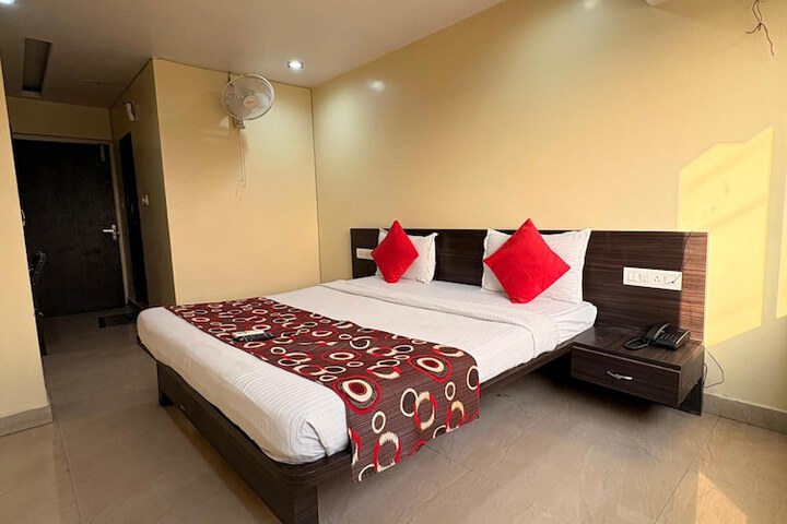 Room 12 of 28