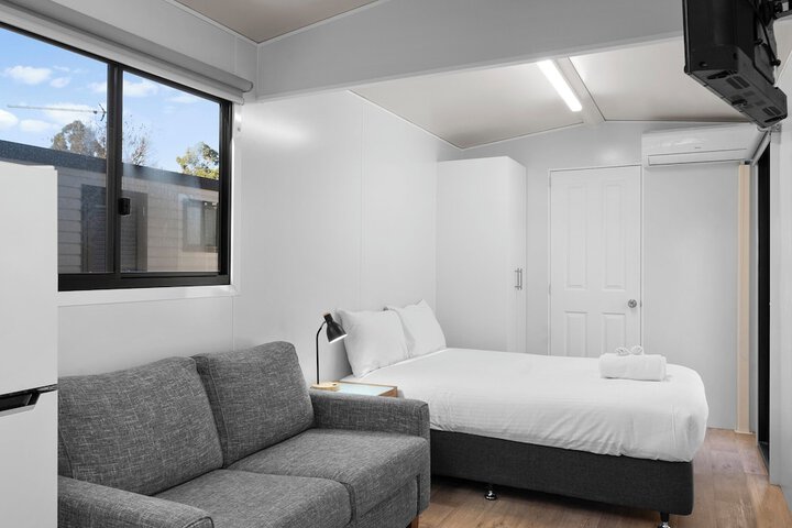 Room 2 of 69