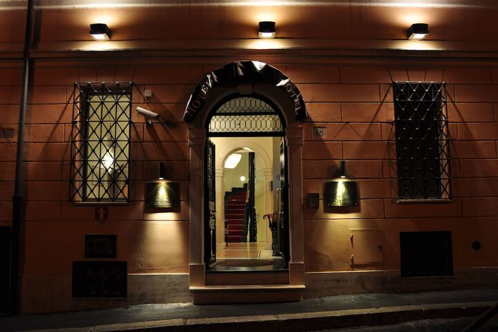 Hotel 37 of 39