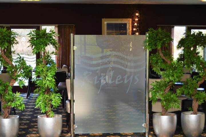 Hotel 43 of 44