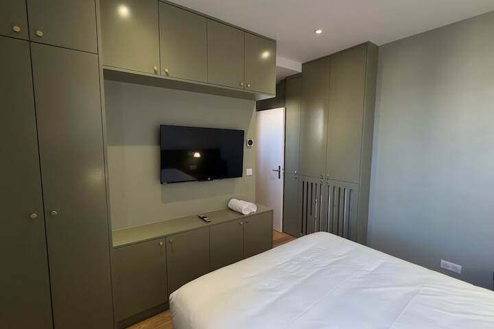 Room 6 of 15