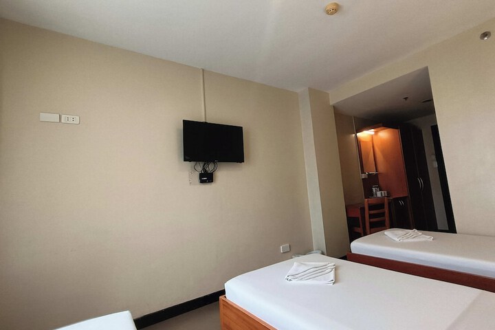 Room 33 of 73