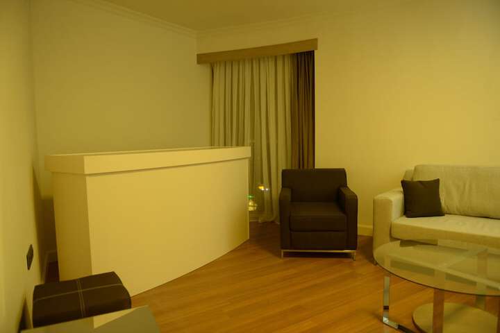 Room 9 of 20
