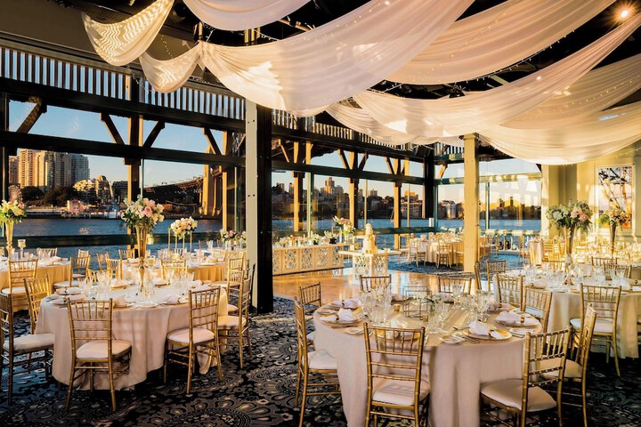 Ballroom/Hall 130 of 164
