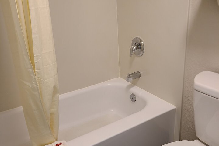 Room 26 of 38