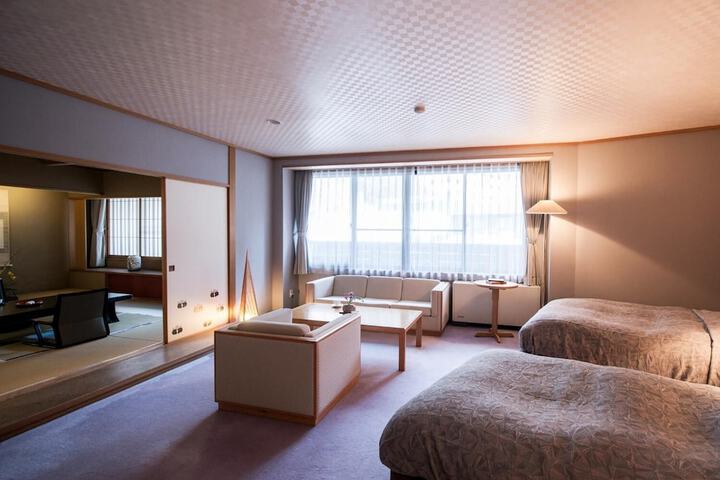 Room 13 of 50