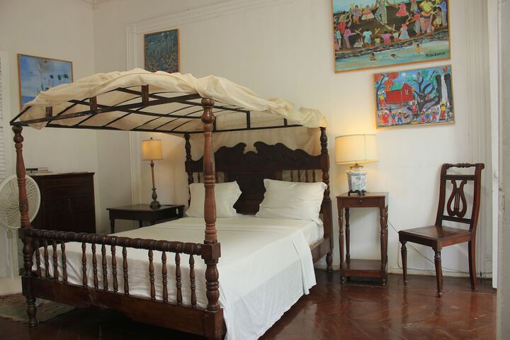 Room 9 of 163
