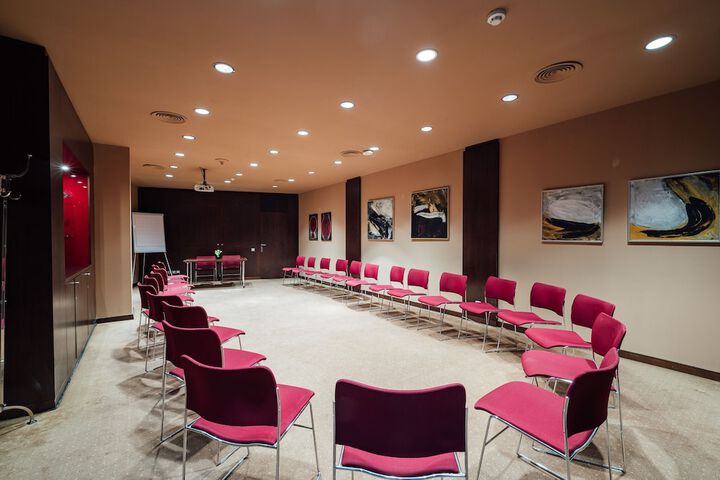 Business Center 145 of 156