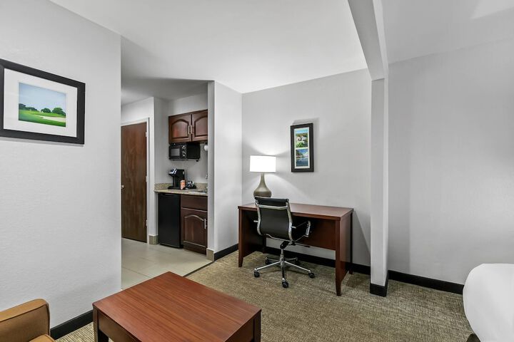 Room 41 of 77