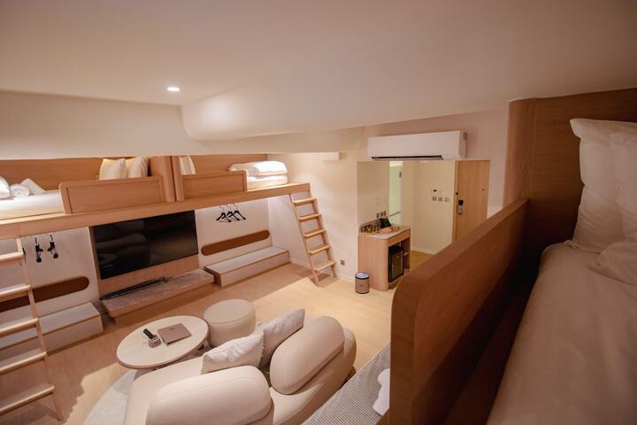 Room 27 of 59