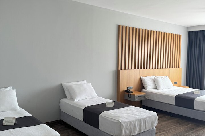 Room 16 of 74