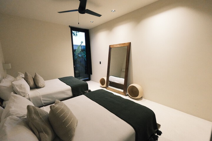 Room 16 of 79