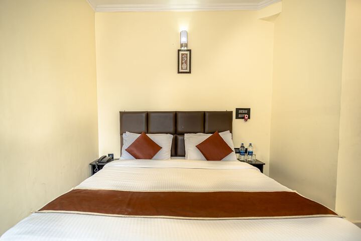 Room 14 of 30