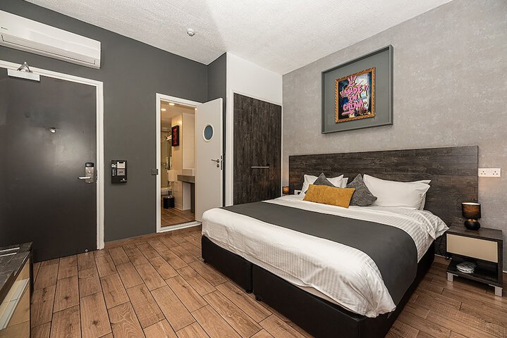 Room 69 of 216
