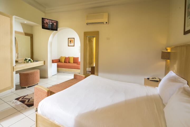 Room 5 of 19