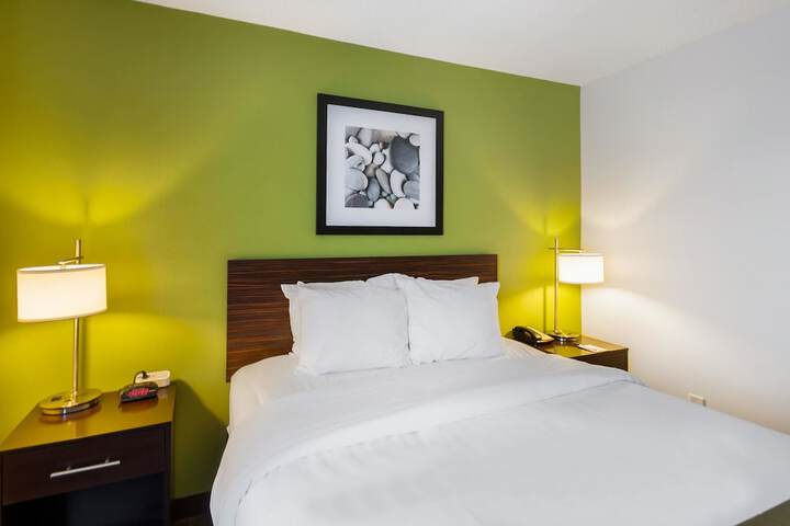 Queen Bed Accessible (3 of 15)
