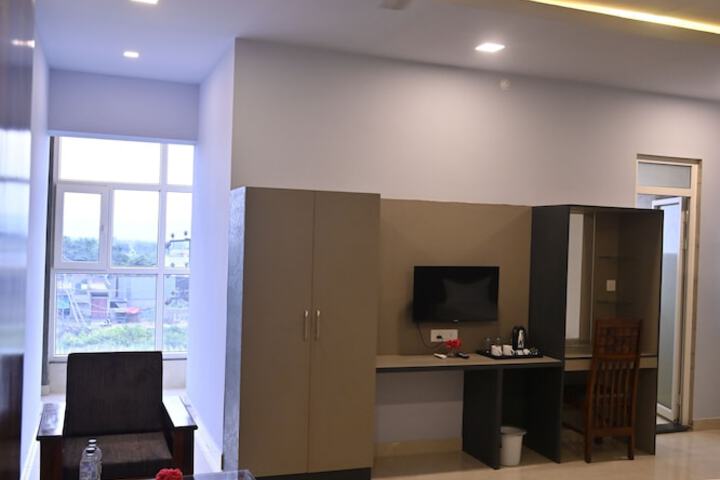 Room 3 of 16