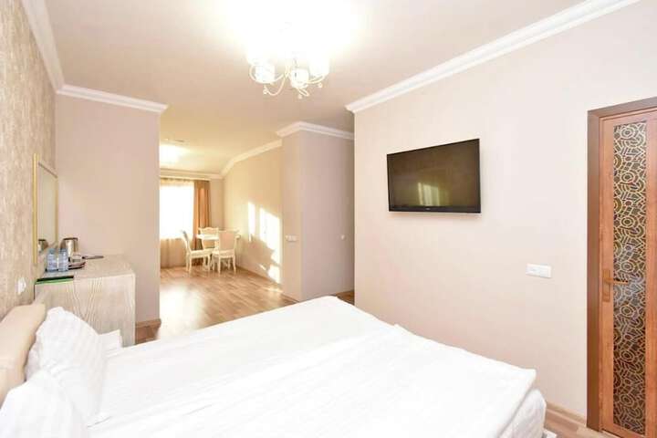 Room 18 of 29