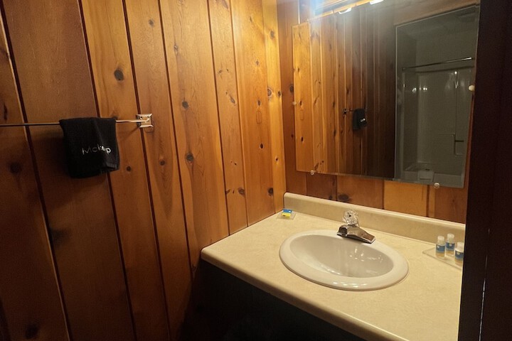 Room 16 of 25